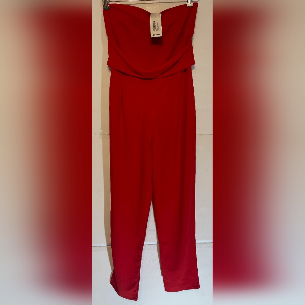 NWT Boohoo Sleeveless Jumpsuit